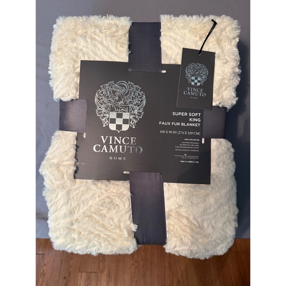 Vince Camuto Other - NEW Vince Camuto Home Super Soft King Faux Fur Blanket Ivory Cream 108x90